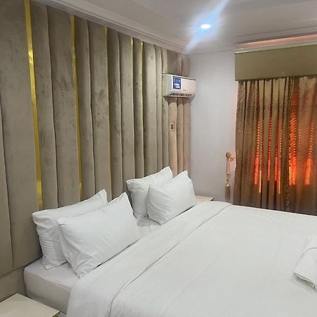 White Gold Hotel Ikeja Bagian luar foto