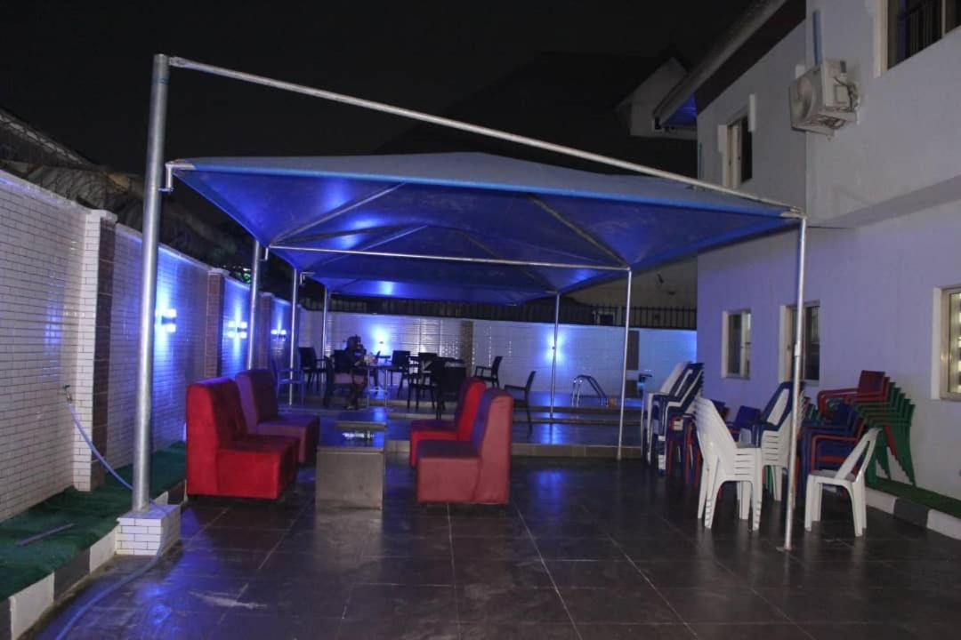 White Gold Hotel Ikeja Bagian luar foto