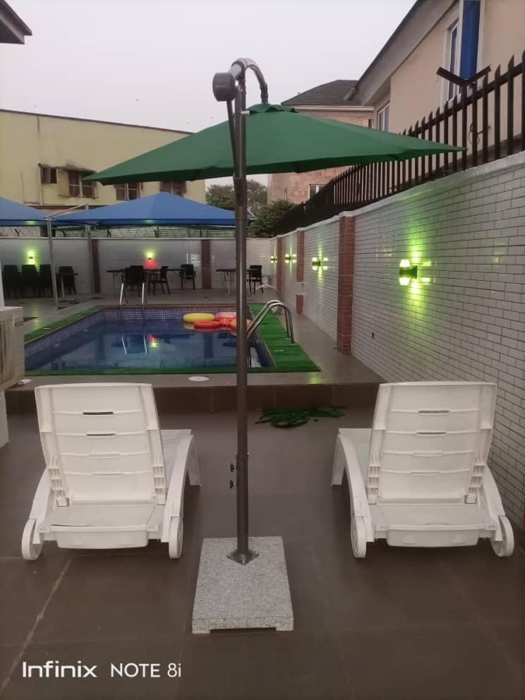 White Gold Hotel Ikeja Bagian luar foto