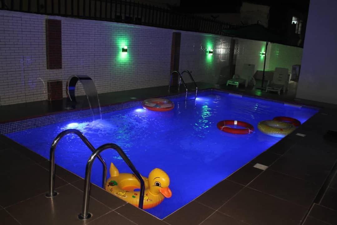 White Gold Hotel Ikeja Bagian luar foto