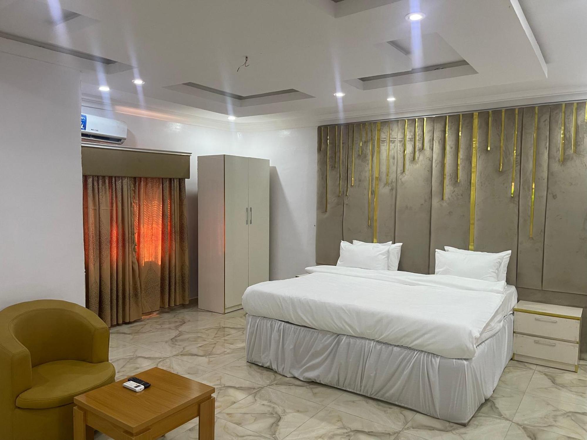 White Gold Hotel Ikeja Bagian luar foto