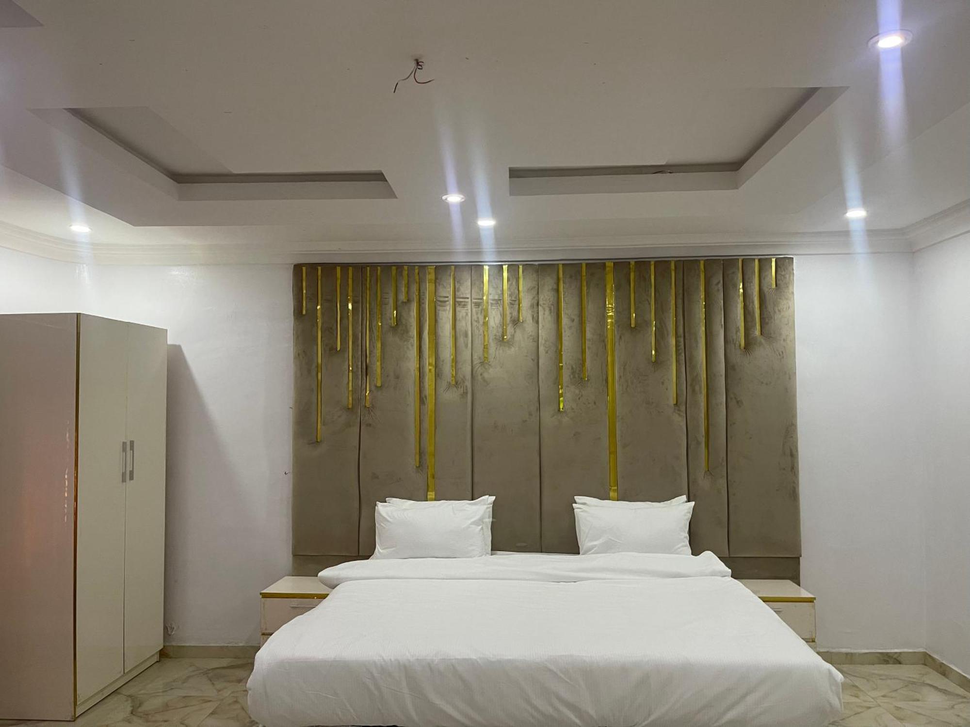 White Gold Hotel Ikeja Bagian luar foto