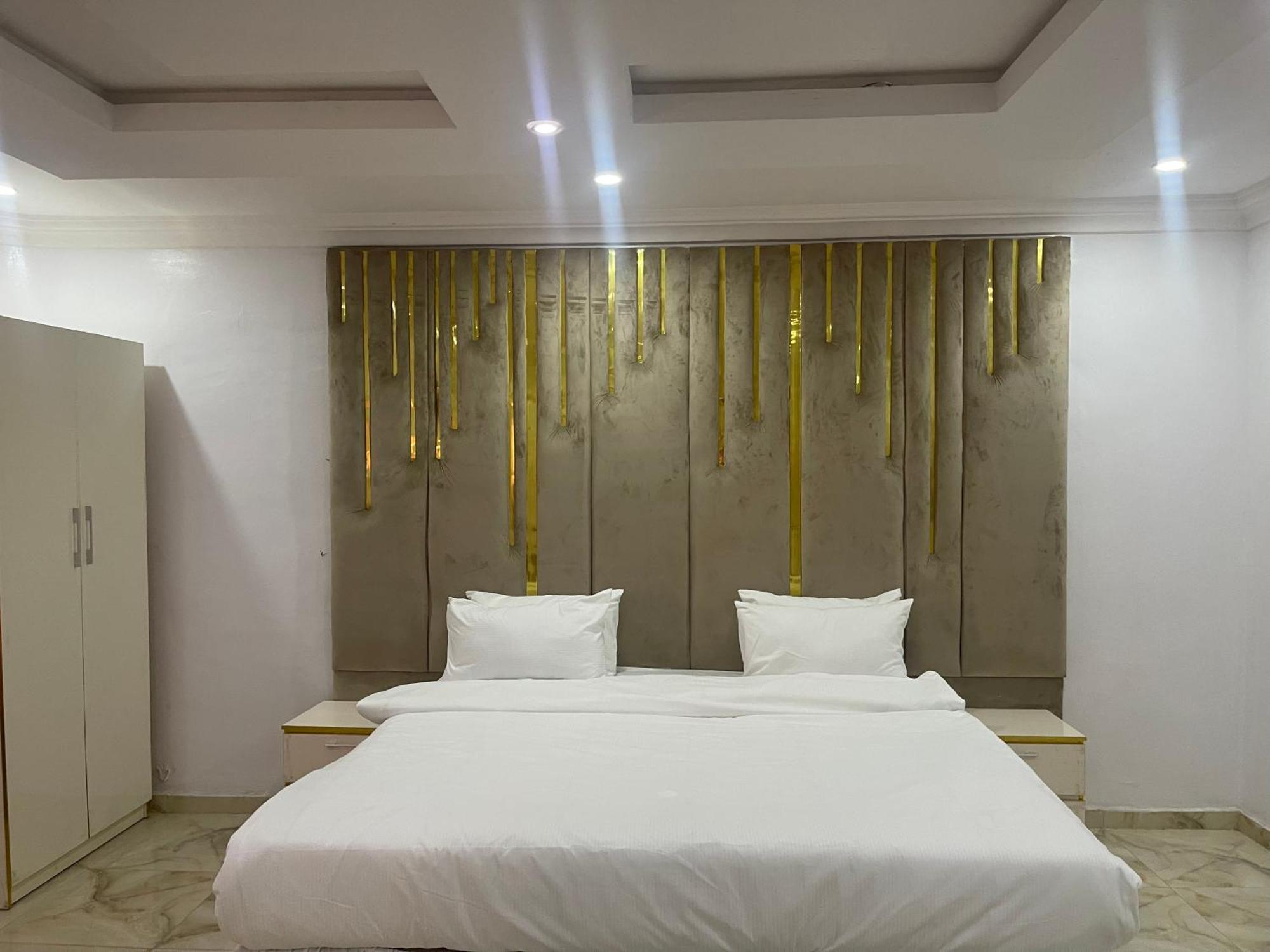 White Gold Hotel Ikeja Bagian luar foto